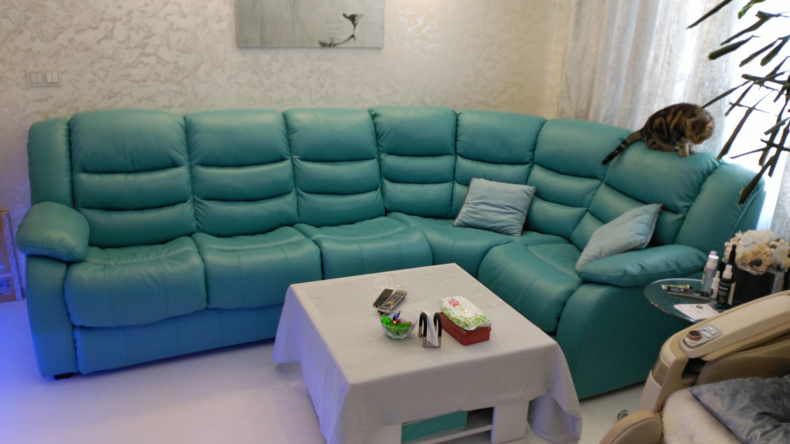 Перетяжка дивана на дому. Нагорная